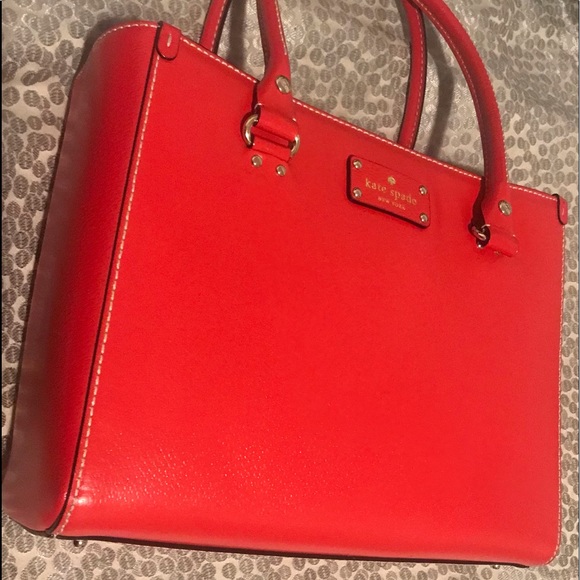 Kate ♠️ Wellesley Quinn Bag in red geranium)Tote - Picture 15 of 15